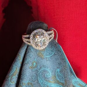 Elegant Silver and Gold Women's Ring